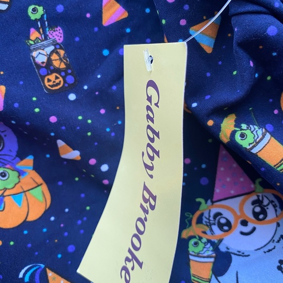 Gabby Brooke Halloween Jack o Lanterns Koalas Sloth Cats LG Scrub Top Womens NWT - Picture 5 of 5